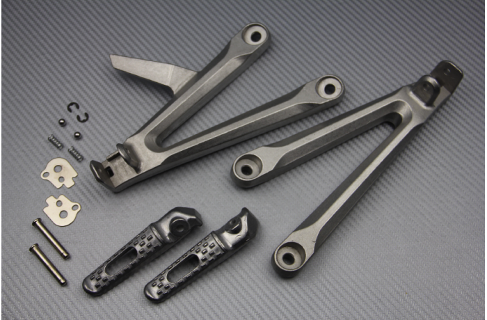 FUẞRASTENANLAGE HINTEN HONDA CBR 600 RR 2005 - 2006 FUẞRASTENANLAGE HINTEN HONDA CBR 600 RR 2005 - 2006