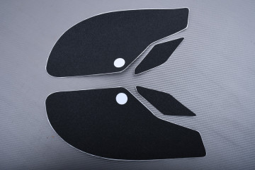 "I duri" Coppia protezioni antiscivolo serbatoio TRIUMPH Daytona & Street Triple 675 / 765 / R / RS 2013 - 2021 "I duri" Coppia protezioni antiscivolo serbatoio TRIUMPH Daytona & Street Triple 675 / 765 / R / RS 2013 - 2021