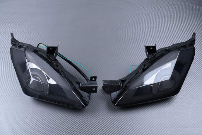 PACK Feu arrière + Clignotants Avant YAMAHA XMAX 125 / 300 / 400 2018 - 2021 PACK Feu arrière + Clignotants Avant YAMAHA XMAX 125 / 300 / 400 2018 - 2021