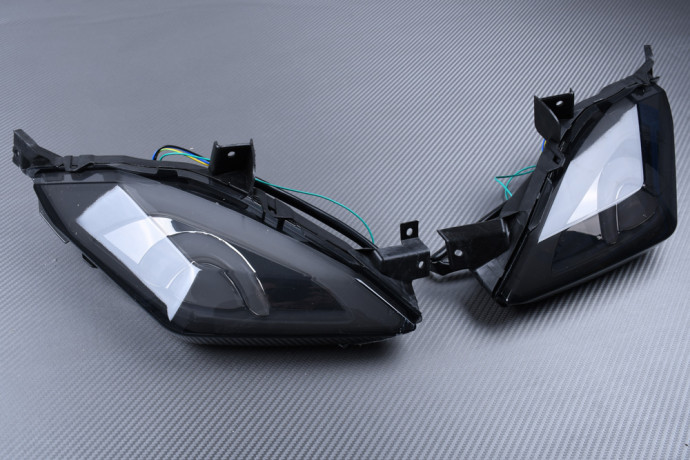 PACK Feu arrière + Clignotants Avant YAMAHA XMAX 125 / 300 / 400 2018 - 2021 PACK Feu arrière + Clignotants Avant YAMAHA XMAX 125 / 300 / 400 2018 - 2021
