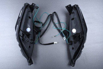 PACK Feu arrière + Clignotants Avant YAMAHA XMAX 125 / 300 / 400 2018 - 2021 PACK Feu arrière + Clignotants Avant YAMAHA XMAX 125 / 300 / 400 2018 - 2021