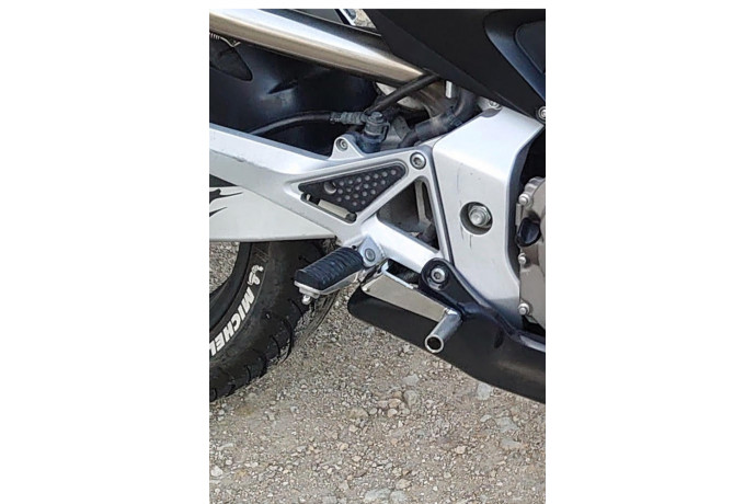 Pedale del freno posteriore HONDA HORNET 600 / 900 1998 - 2006 Pedale del freno posteriore HONDA HORNET 600 / 900 1998 - 2006