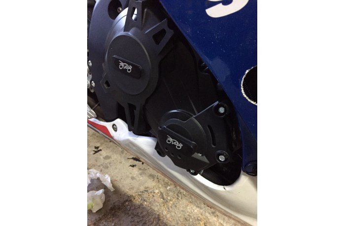 GETRIEBE STURZPAD KIT SUZUKI GSXR 1000 09 / 16 GETRIEBE STURZPAD KIT SUZUKI GSXR 1000 09 / 16