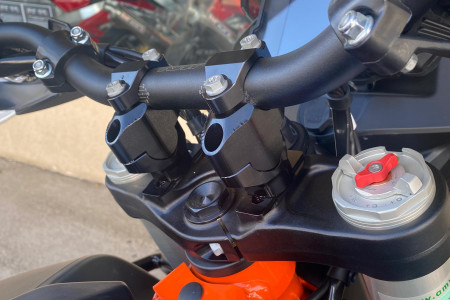 Spezifischer Erhöhungs- / Lenkerklemmblock KTM ADVENTURE / SUPER ADVENTURE 890 1090 1190 1290