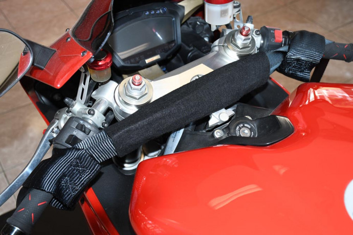 Handlebar tie down sling with carabiner and ratchet Handlebar tie down sling with carabiner and ratchet