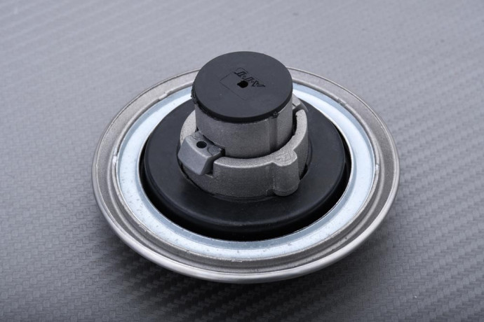 OEM type Gas Cap with Key Lock HONDA VF 500 / CB 650 / 750 / 900 / 1000 / CBX / GL 500 / 650 / CM / CG / FALCON 250 OEM type Gas Cap with Key Lock HONDA VF 500 / CB 650 / 750 / 900 / 1000 / CBX / GL 500 / 650 / CM / CG / FALCON 250