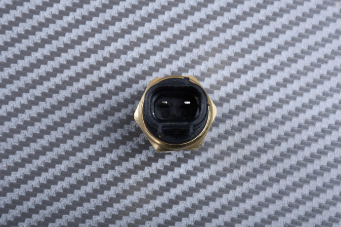 Sonde de température pour radiateur SUZUKI GSXR 600 / 750 / 1000 / TLR / TLS / Hayabusa 1300 / MARAUDER / INTRUDER Sonde de température pour radiateur SUZUKI GSXR 600 / 750 / 1000 / TLR / TLS / Hayabusa 1300 / MARAUDER / INTRUDER