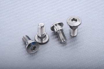 Tornillos de titanio para discos de freno delantero específicos para SUZUKI M8 X P1.25 X 21 MM