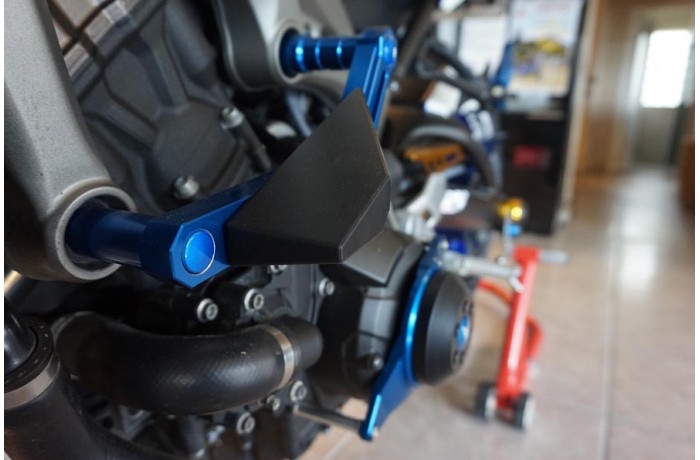 Pair of Frame Sliders / Crash Pads for YAMAHA MT09 / FZ09 & XSR 900 Pair of Frame Sliders / Crash Pads for YAMAHA MT09 / FZ09 & XSR 900