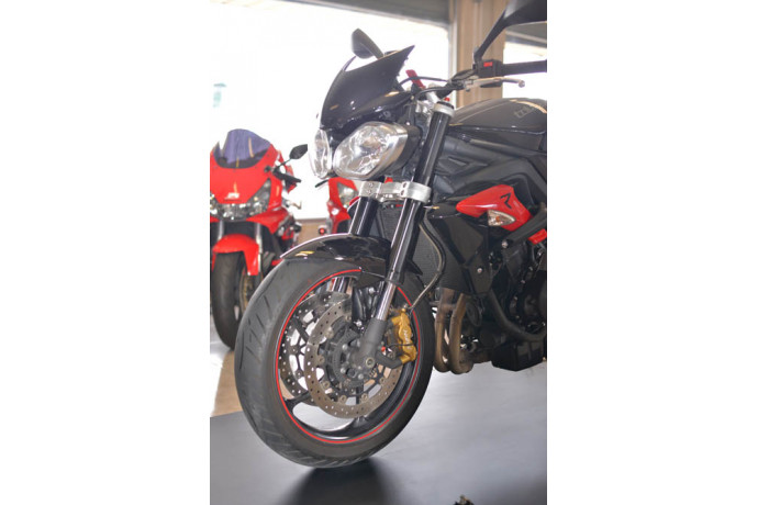 Garde-boue Avant TRIUMPH STREET TRIPLE 675 / R 2007 - 2012 Garde-boue Avant TRIUMPH STREET TRIPLE 675 / R 2007 - 2012