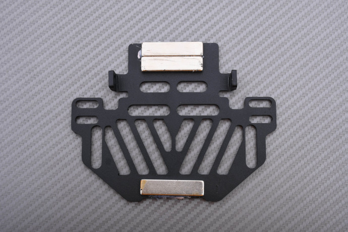 Portamatrícula universal reclinable
