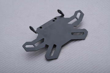 Portamatrícula universal reclinable