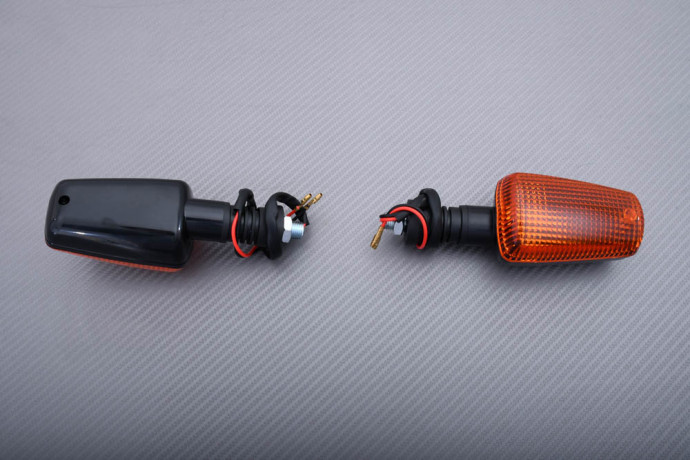Indicatori di direzione posteriori tipo originale YAMAHA FZ / FZR 400 / 600 / 700 / 750 / 1000 / RDLC 350 / SRX / TDM 850 Indicatori di direzione posteriori tipo originale YAMAHA FZ / FZR 400 / 600 / 700 / 750 / 1000 / RDLC 350 / SRX / TDM 850