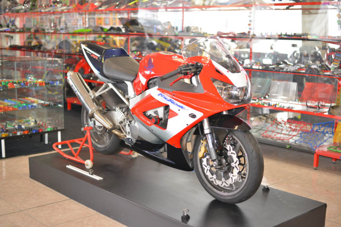 Garde-boue Avant HONDA PAN EUROPEAN ST 1300 2002 - 2017 Garde-boue Avant HONDA PAN EUROPEAN ST 1300 2002 - 2017