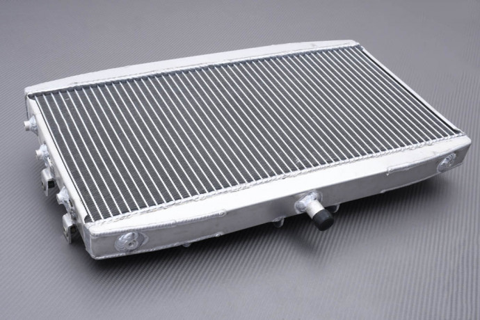 Radiateur TRIUMPH ROCKET III 2300 2004 - 2016 Radiateur TRIUMPH ROCKET III 2300 2004 - 2016