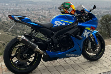 Support de plaque SUZUKI GSXR 600 / 750 2011 - 2017 Support de plaque SUZUKI GSXR 600 / 750 2011 - 2017