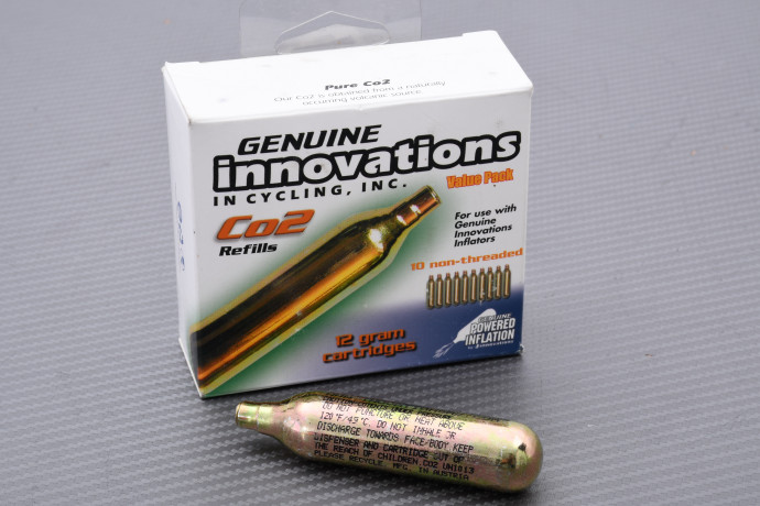 Bouteilles CO2 12 gr non fileté GENUINE INNOVATION MR001369 02053 Bouteilles CO2 12 gr non fileté GENUINE INNOVATION MR001369 02053