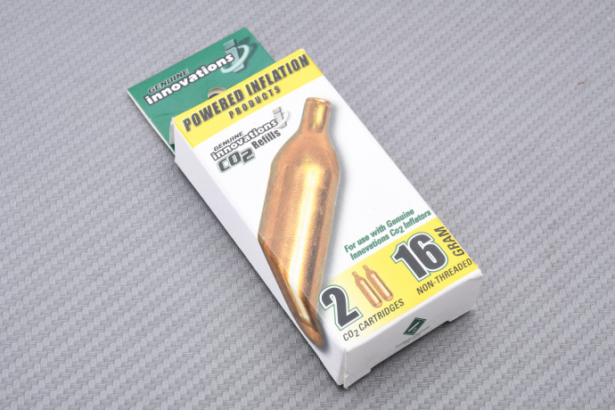 Juego de inflador de CO2 y bomba manual con bombonas 16GR GENUINE INNOVATION PACK-GI-3