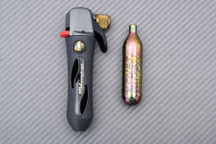 CO2-Inflator-Set mit 16GR-Flaschen GENUINE INNOVATION PACK-GI-4