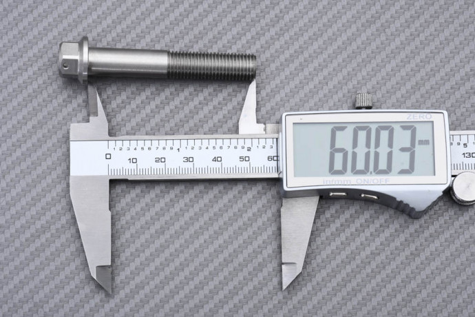Schrauben und Muttern für Radialbremssättel aus Titan / Edelstahl für KAWASAKI M10 X P1.25 X 60 MM Schrauben und Muttern für Radialbremssättel aus Titan / Edelstahl für KAWASAKI M10 X P1.25 X 60 MM