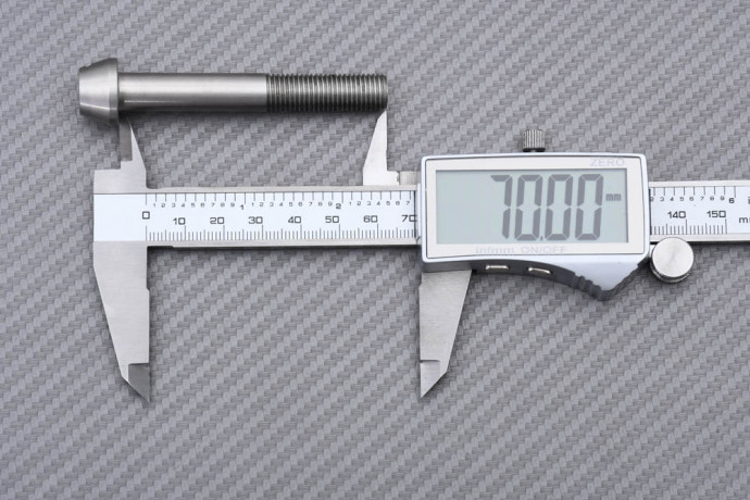 Vis d'étriers de Frein Radiaux en Titane / Inox pour SUZUKI M10 X P1.25 X 70 MM Vis d'étriers de Frein Radiaux en Titane / Inox pour SUZUKI M10 X P1.25 X 70 MM