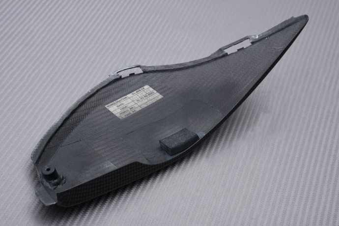 Cubierta bajo depósito Izquierdo en carbono Akrapovic HONDA CBR 1000 RR 2008 - 2011 Cubierta bajo depósito Izquierdo en carbono Akrapovic HONDA CBR 1000 RR 2008 - 2011