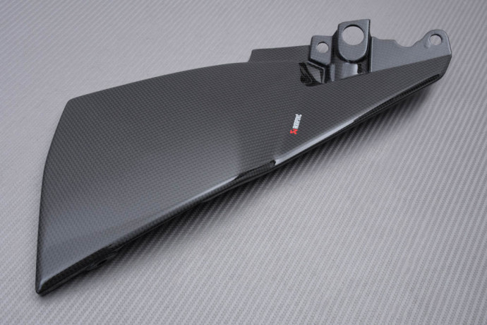 Tankabdeckung links aus Carbon Akrapovic SUZUKI BKING 1340 2008 - 2013