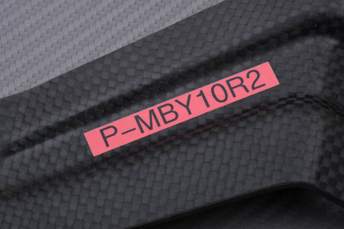 Patte de fixation d'échappement en Carbone Akrapovic YAMAHA YZF R1 2002 - 2003