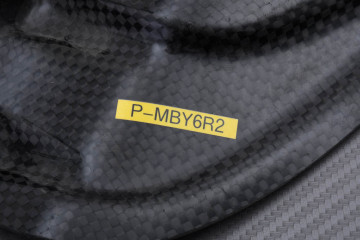Patte de fixation d'échappement en Carbone Akrapovic YAMAHA YZF R6 2003 - 2005