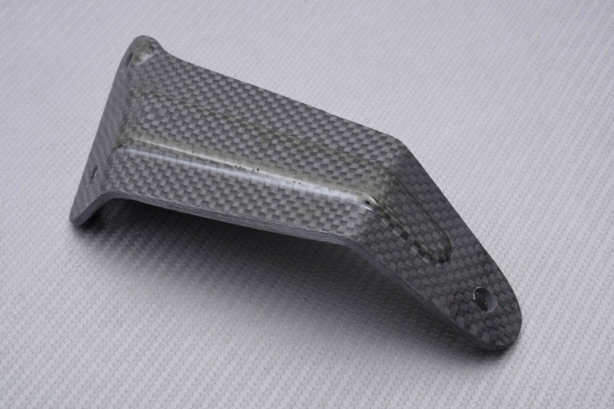 Patte de fixation d'échappement en Carbone Akrapovic SUZUKI GSXR 600 / 750 2006 - 2007 Patte de fixation d'échappement en Carbone Akrapovic SUZUKI GSXR 600 / 750 2006 - 2007