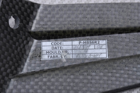 Patte de fixation d'échappement en Carbone Akrapovic SUZUKI GSXR 600 / 750 2006 - 2007