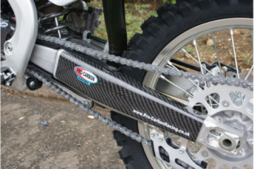 Par de protectores de basculante en carbono PRO-CARBON HONDA CR 125 / 250 2002 - 2009 REF : H-SA-01