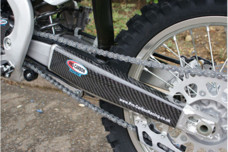 Par de protectores de basculante en carbono PRO-CARBON HONDA CR 125 / 250 2002 - 2009 REF : H-SA-01