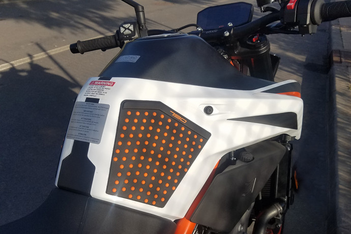 Selbstklebende Tankpads KTM DUKE 790 / 890 R 2018 - 2021 Selbstklebende Tankpads KTM DUKE 790 / 890 R 2018 - 2021