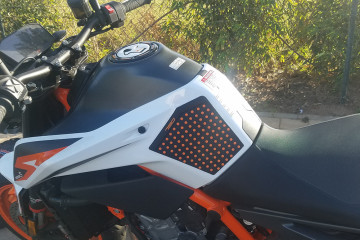 Selbstklebende Tankpads KTM DUKE 790 / 890 R 2018 - 2021 Selbstklebende Tankpads KTM DUKE 790 / 890 R 2018 - 2021