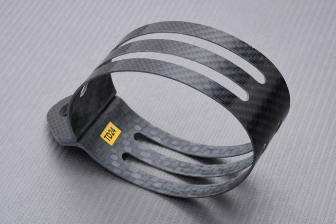 Collier d'échappement Off-Road AKRAPOVIC en Carbone REF : P-MCTD24 Collier d'échappement Off-Road AKRAPOVIC en Carbone REF : P-MCTD24
