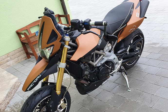 AVDB Radiator protection grill AVDB APRILIA Dorsoduro / Shiver 750 / 900 2008 - 2021 AVDB Radiator protection grill AVDB APRILIA Dorsoduro / Shiver 750 / 900 2008 - 2021