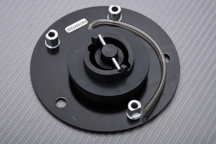 Aluminium 1/4 turn fuel cap TWM SUZUKI 3 Holes Aluminium 1/4 turn fuel cap TWM SUZUKI 3 Holes