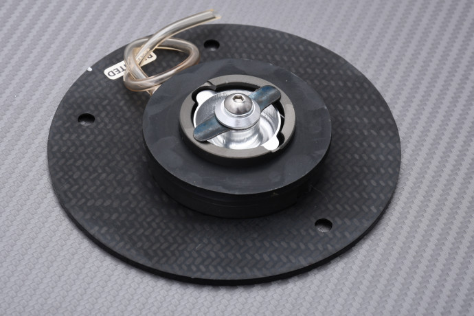 Trappe à essence carbone et aluminium TWM avec clés YAMAHA REF : TYFC.01.A