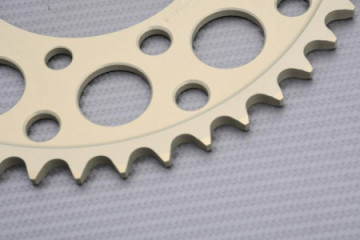 Corona RENTHAL Ultra Light 520 APRILIA RSV / RSV4 / Tuono / V4 / Dorsoduro / Shiver 750 / 900 / 1000 / 1100 1998 - 2023