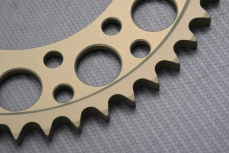 Couronne RENTHAL Ultra Light 520 YAMAHA MT03 / XTX / XTR / XTZ TENERE / SUPER TENERE 750 / XJ6 / FZR 600 / 750 1985 - 2014