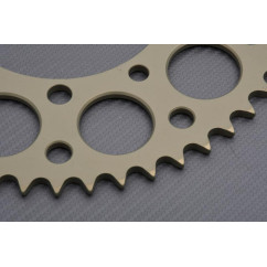 Rear Sprocket RENTHAL Ultra Light 520 SUZUKI SV / Bandit / GSXR / 1000 / 1250 / 1300 / TRIUMPH Daytona / Tiger 955 2000 - 2018