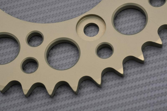 Couronne RENTHAL Ultra Light 525 DUCATI MONSTER / PANIGALE / SCRAMBLER / SBK 749 / 797 / 800 / 821 / 899 / 999 2003 - 2023