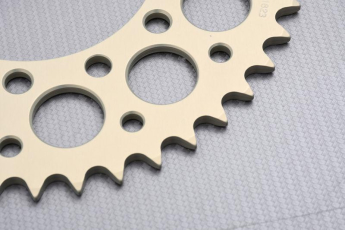 Rear Sprocket RENTHAL Ultra Light 520 TRIUMPH Street Triple / Tiger / Daytona 675 / 765 / 800 / 900 / 1200 2006 - 2023 Rear Sprocket RENTHAL Ultra Light 520 TRIUMPH Street Triple / Tiger / Daytona 675 / 765 / 800 / 900 / 1200 2006 - 2023