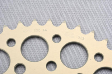 Rear Sprocket RENTHAL Ultra Light 520 TRIUMPH Street Triple / Tiger / Daytona 675 / 765 / 800 / 900 / 1200 2006 - 2023 Rear Sprocket RENTHAL Ultra Light 520 TRIUMPH Street Triple / Tiger / Daytona 675 / 765 / 800 / 900 / 1200 2006 - 2023