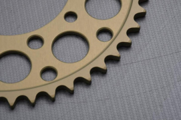 Rear Sprocket RENTHAL Ultra Light 520 APRILIA RSV / RSV4 / Tuono / V4 / Dorsoduro / Shiver 750 / 900 / 1000 / 1100 1998 - 2023 Rear Sprocket RENTHAL Ultra Light 520 APRILIA RSV / RSV4 / Tuono / V4 / Dorsoduro / Shiver 750 / 900 / 1000 / 1100 1998 - 2023