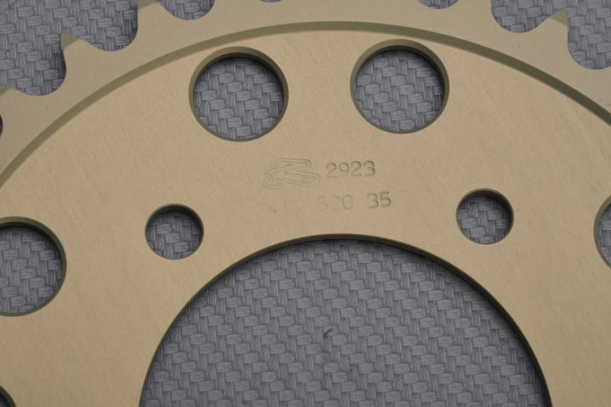 Couronne RENTHAL Light 520 HONDA RS 250 2001 - 2002 Couronne RENTHAL Light 520 HONDA RS 250 2001 - 2002
