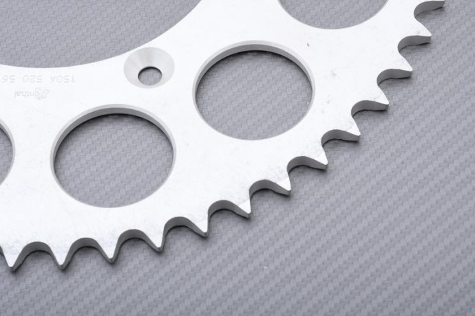 Couronne RENTHAL Light 520 YAMAHA WR / WRF / TTR / YZF / YZ 125 / 230 / 250 / 400 / 426 / 450 1999 - 2018 Couronne RENTHAL Light 520 YAMAHA WR / WRF / TTR / YZF / YZ 125 / 230 / 250 / 400 / 426 / 450 1999 - 2018