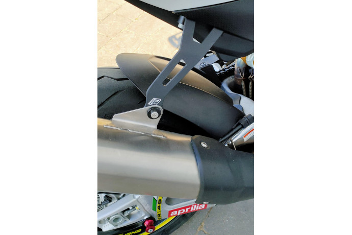Patte de Fixation AVDB pour échappement APRILIA RSV4 / TUONO V4 2021 - 2023 Patte de Fixation AVDB pour échappement APRILIA RSV4 / TUONO V4 2021 - 2023