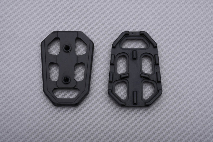 Estensione Poggiapiedi specifico BMW R1200GS / R1250GS / F750GS / F850GS / G310GS / S1000XR / R NINET 2013 - 2023 Estensione Poggiapiedi specifico BMW R1200GS / R1250GS / F750GS / F850GS / G310GS / S1000XR / R NINET 2013 - 2023
